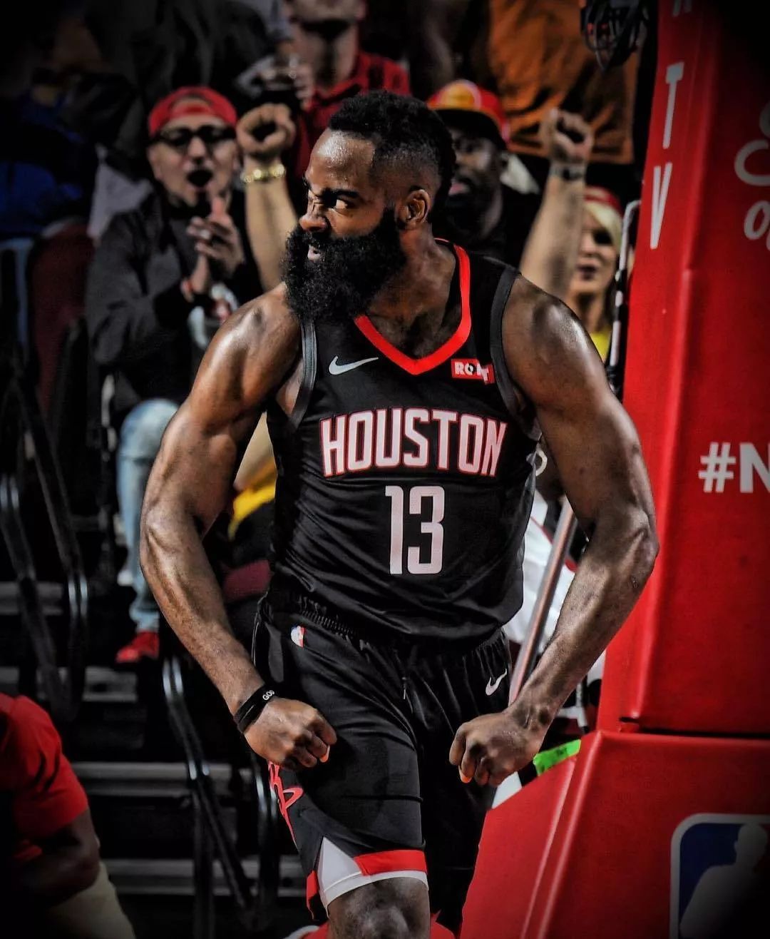 迪亚斯是否向球队道歉？斯塔尼希奇打趣：没有，我们感谢了他（迪亚斯有向球队道歉吗？斯塔尼希奇笑称：没有，我们反而感谢他）