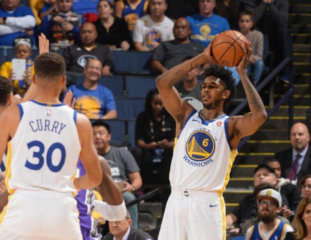 费兰-托雷斯帽子戏法领衔，巴尔吉首球惊艳：巴萨三将书写拉卡图哈尔之夜（费兰·托雷斯戴帽领衔，巴尔吉处子球惊艳，巴萨三将共谱拉卡图哈尔之夜）