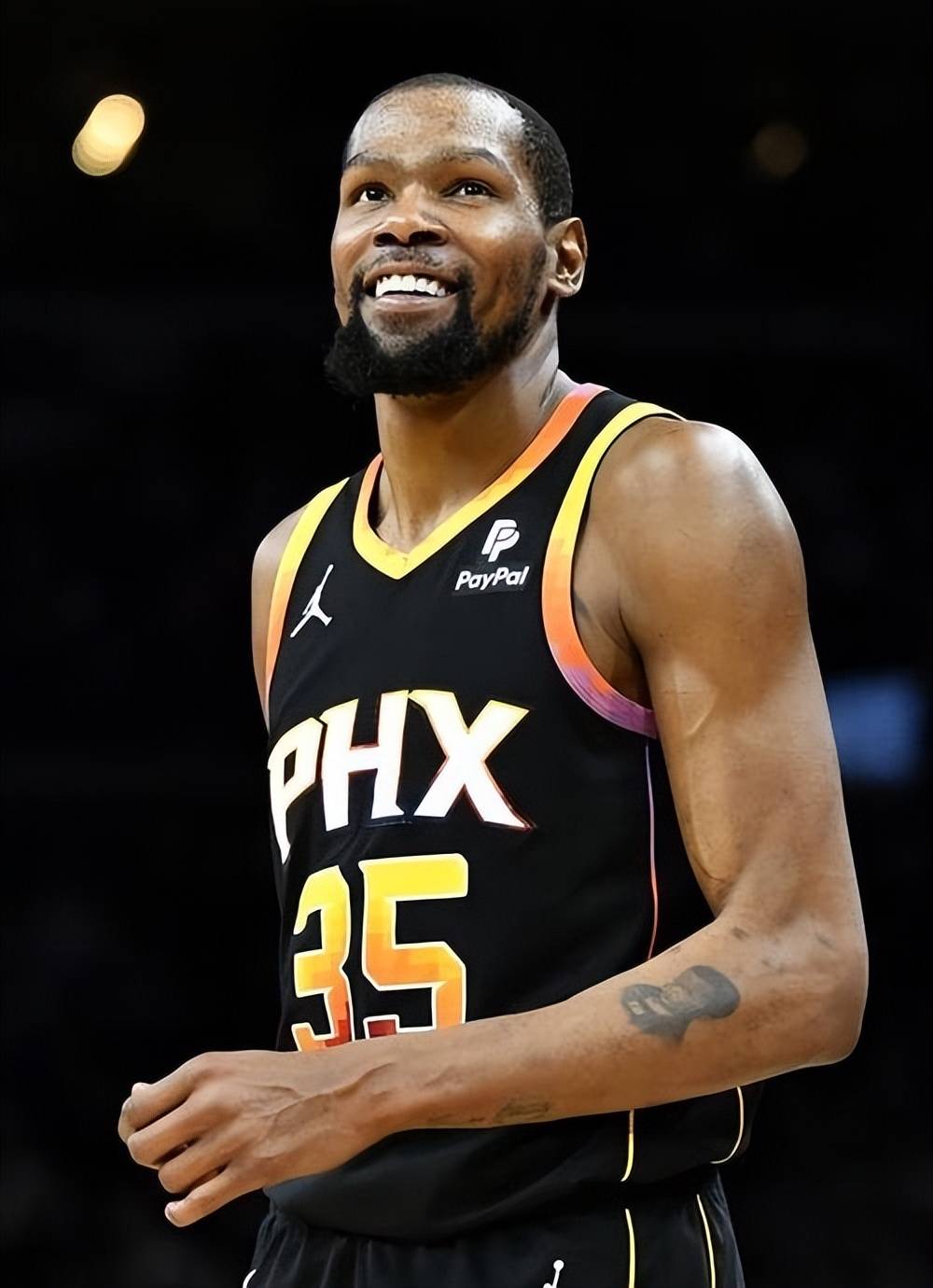 都体：英超三队想引进道格拉斯-路易斯，费内巴切也有意（都体：英超三队追逐道格拉斯-路易斯，费内巴切加入争夺）