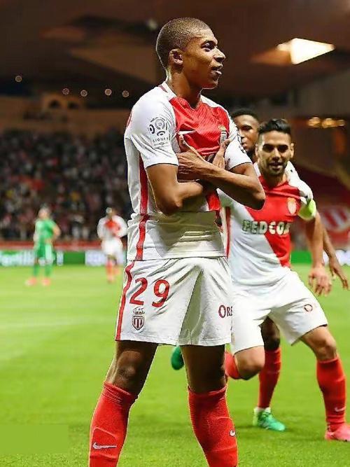 有前科，布莱顿官宣队内韩国小将外租时曾经使用日语（布莱顿被指有前科：官宣韩国小将外租时曾误用日语）