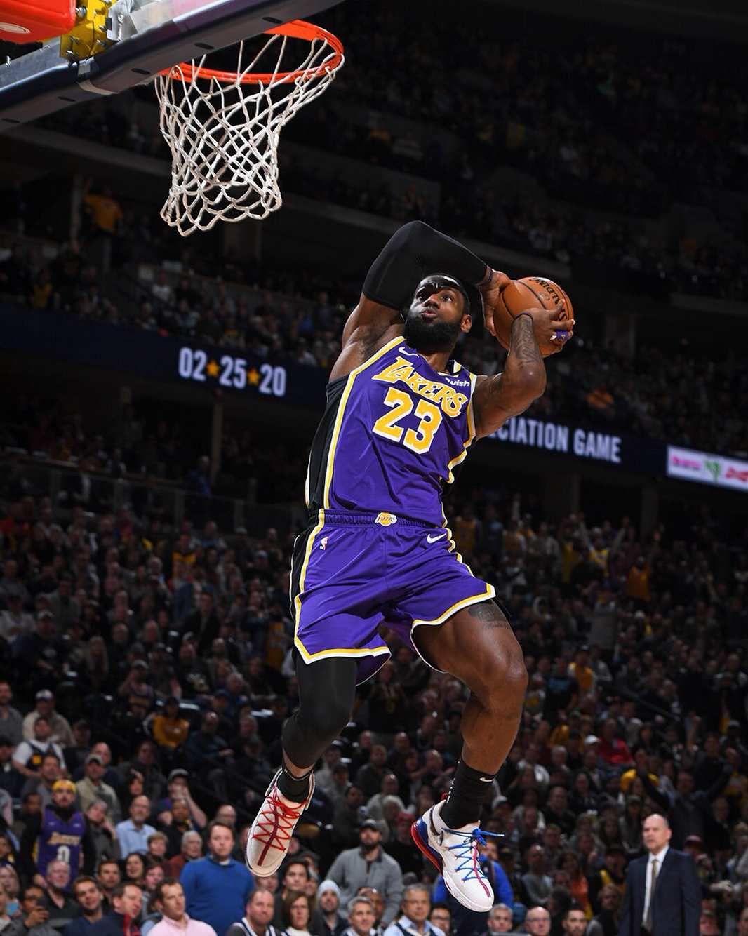 海港vs首尔：2外援PK4外援，蒯纪闻、张琳芃先发，林加德出战（海港对阵首尔：双外援迎战四外援，蒯纪闻、张琳芃首发，林加德登场）