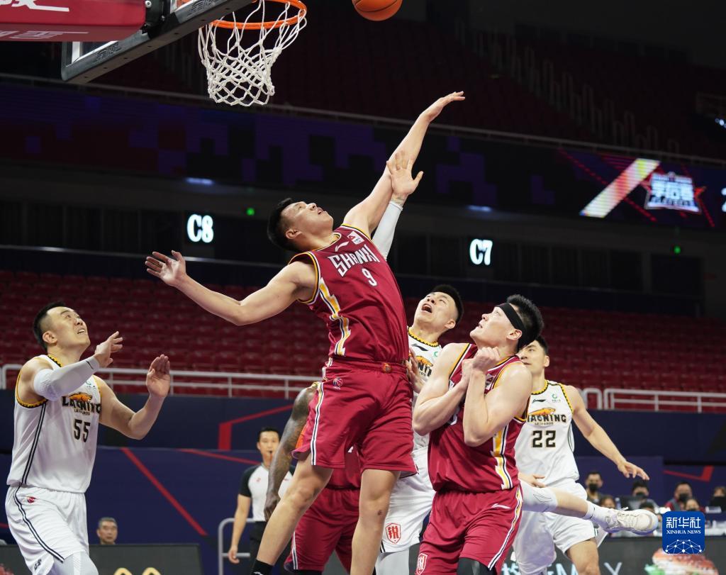 日职联战报：约翰、洼田稜破门，横滨FC3-1战胜大阪樱花（J联赛快讯：约翰、洼田稜建功，横滨FC3比1擒大阪樱花）