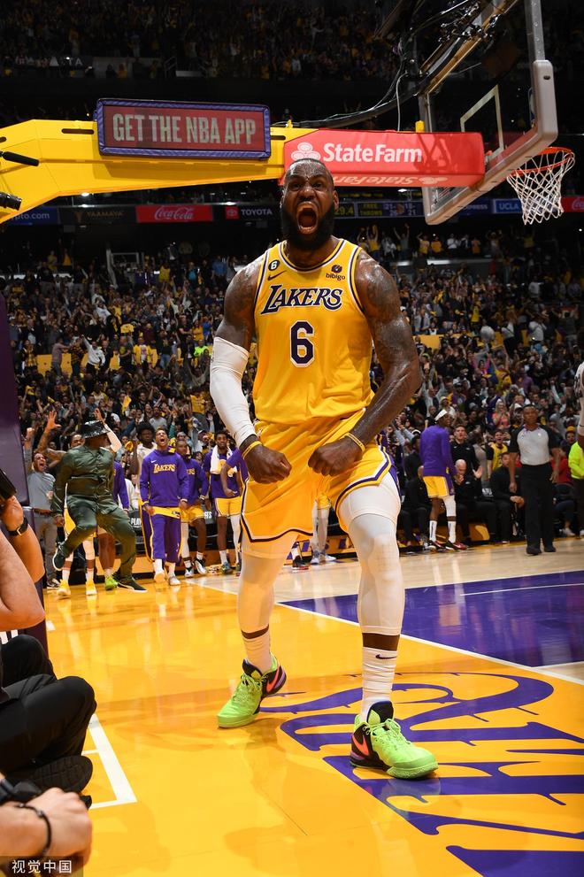 曼联平局再显不稳定，马兹拉维怒斥错失良机（曼联再遭平局暴露起伏，马兹拉维痛斥浪费良机）