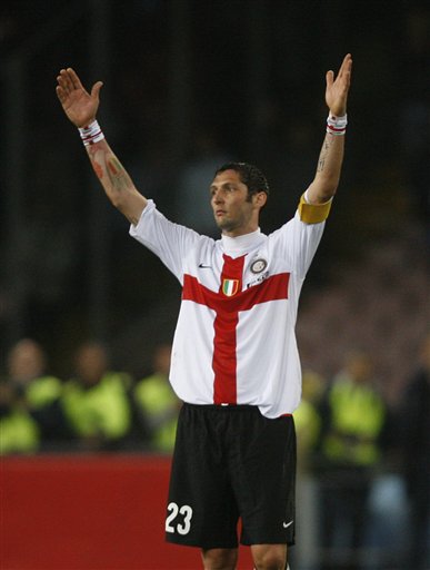 混团世界杯！爆大冷，国乒首败，世界冠军被翻盘，王曼昱疯狂逆转（混合团体世界杯上演冷门！国乒吞下首败，世冠惨遭逆转，王曼昱惊天翻盘）