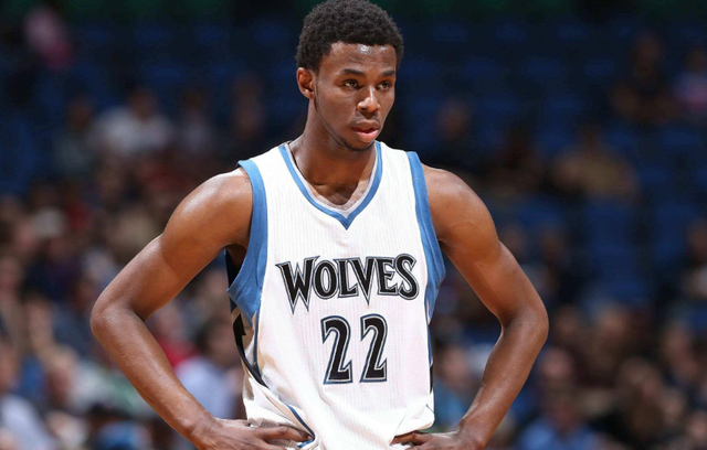 梅婷一家四口前往伯纳乌观战皇马vs尤文，女儿表示看完有点困（梅婷携家人四口现身伯纳乌观皇马对尤文，女儿笑称赛后有点困）